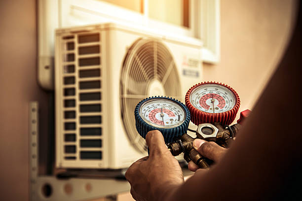 Professional Hvac Maintenance technician working in Riverside, MO